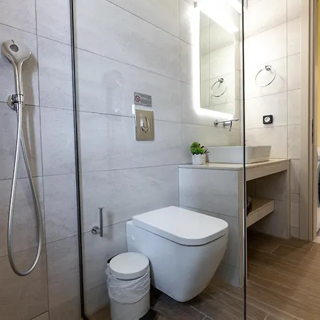 Meraviglia - Ruby Daire Argostolion